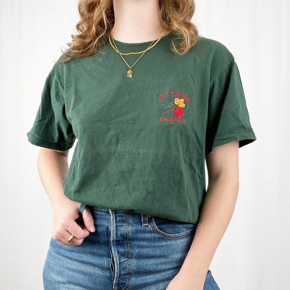 Vintage Tops - Vintage Canadian Embroidered Oversized T-shirt Ottawa Canada Maple Leaf Tree Tee